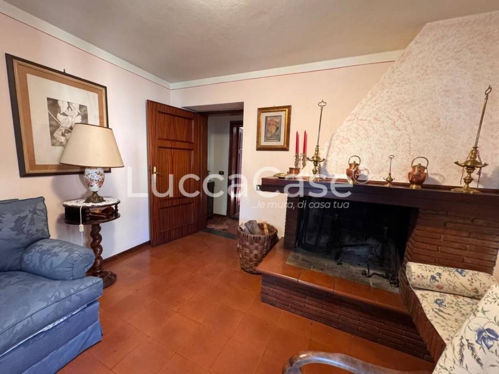 casa indipendente in vendita a Borgo a Mozzano in zona Valdottavo