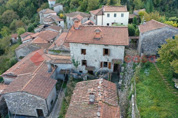 casa indipendente in vendita a Borgo a Mozzano in zona Motrone