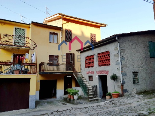 casa indipendente in vendita a Borgo a Mozzano in zona Anchiano
