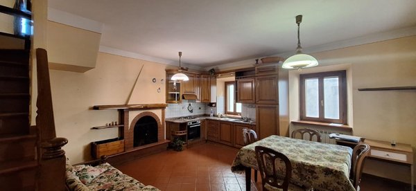 casa indipendente in vendita a Borgo a Mozzano in zona Cune