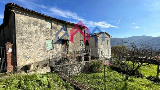 casa indipendente in vendita a Borgo a Mozzano in zona Cune