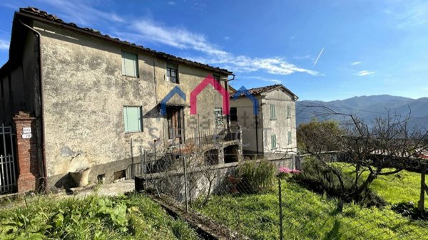 casa indipendente in vendita a Borgo a Mozzano in zona Cune