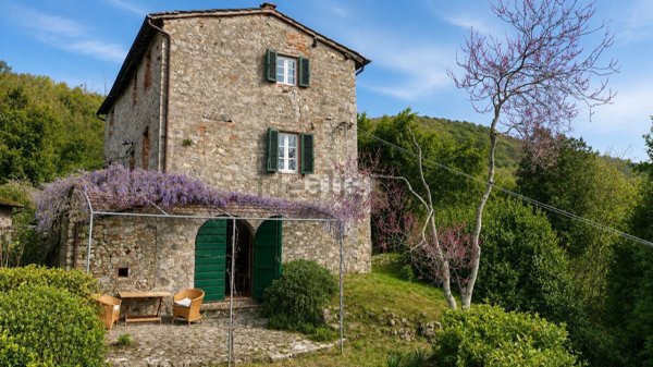 casale in vendita a Borgo a Mozzano in zona Partigliano