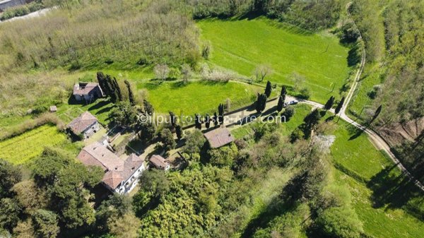 casa indipendente in vendita a Borgo a Mozzano