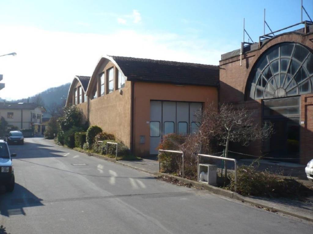 locale commerciale in vendita a Borgo a Mozzano in zona Chifenti