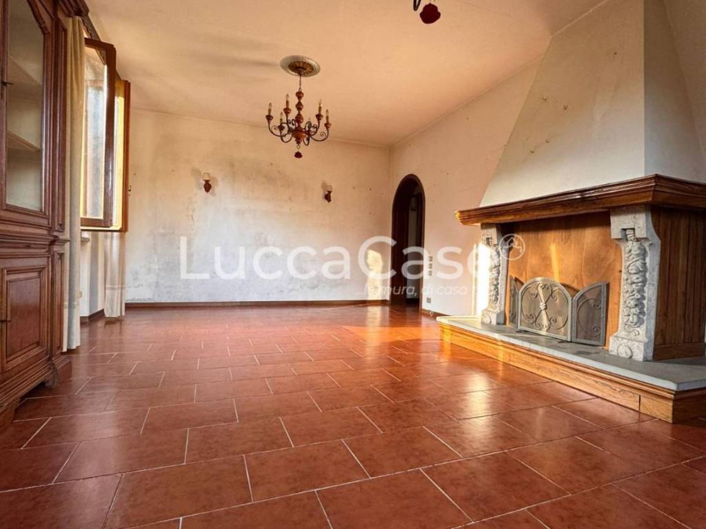 casa indipendente in vendita a Borgo a Mozzano in zona Valdottavo