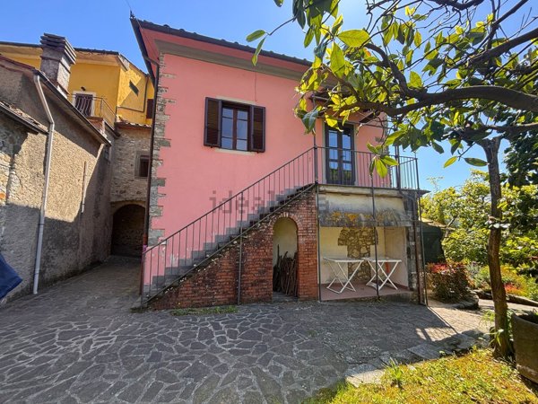 appartamento in vendita a Borgo a Mozzano in zona Cune