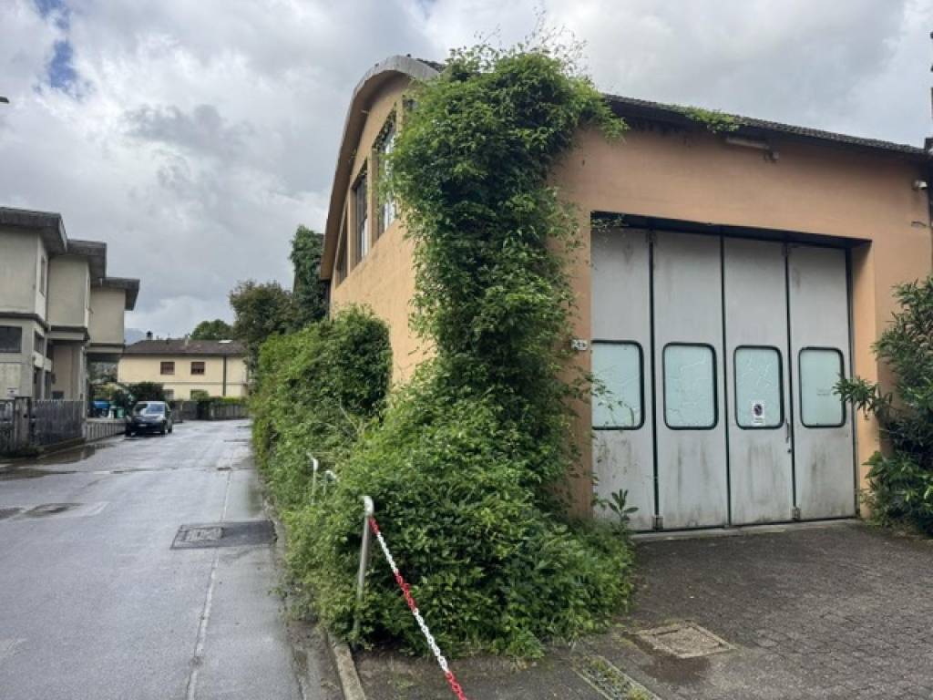 locale commerciale in vendita a Borgo a Mozzano in zona Chifenti