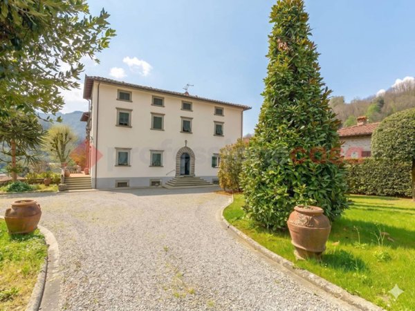casa indipendente in vendita a Borgo a Mozzano in zona Chifenti