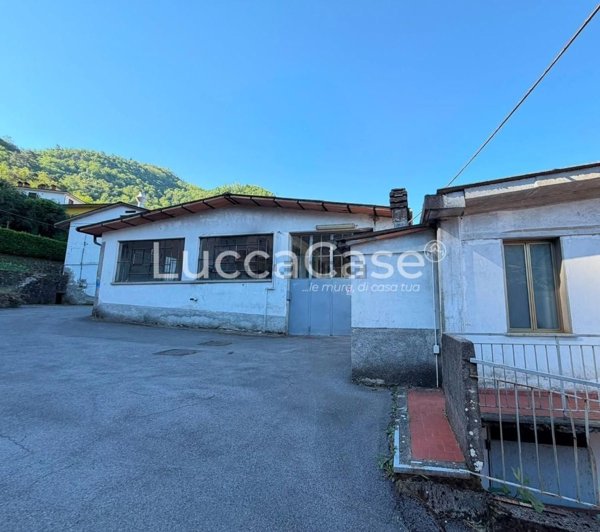 appartamento in vendita a Borgo a Mozzano in zona Chifenti