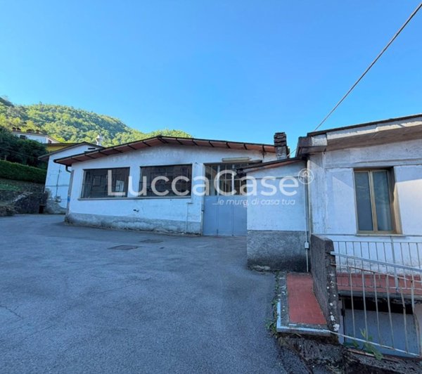 capannone in vendita a Borgo a Mozzano in zona Chifenti