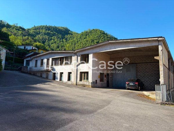 locale di sgombero in vendita a Borgo a Mozzano in zona Chifenti
