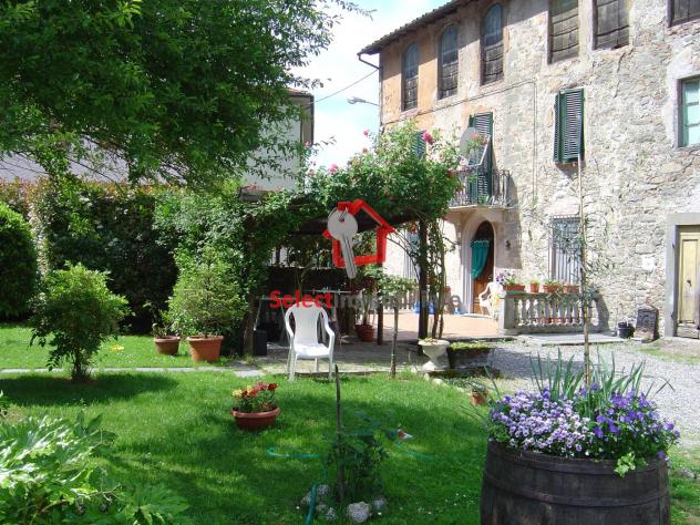 casa indipendente in vendita a Borgo a Mozzano in zona Chifenti