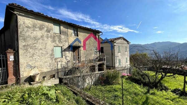 casa indipendente in vendita a Borgo a Mozzano in zona Cune