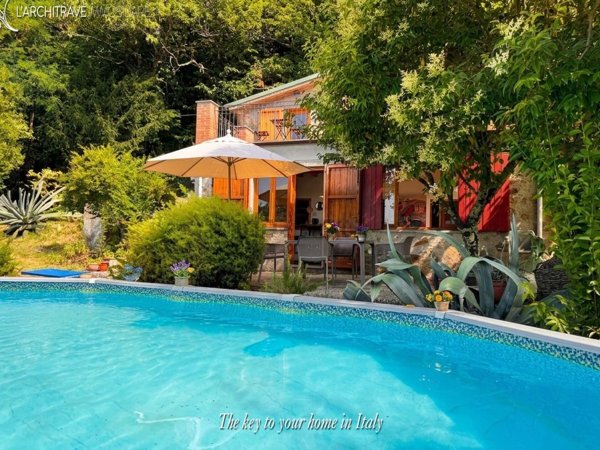 casa indipendente in vendita a Borgo a Mozzano in zona Valdottavo