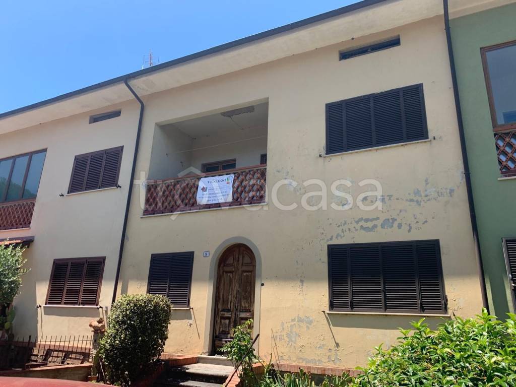 casa indipendente in vendita a Borgo a Mozzano in zona Piano della Rocca