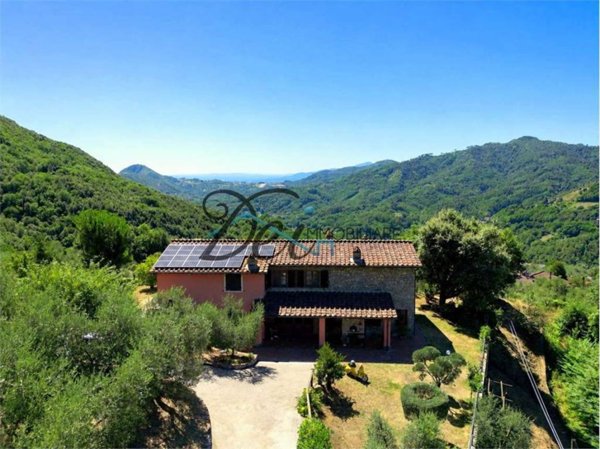 casa indipendente in vendita a Borgo a Mozzano in zona Valdottavo