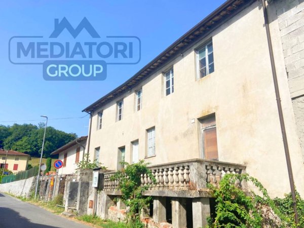casa indipendente in vendita a Borgo a Mozzano in zona Valdottavo