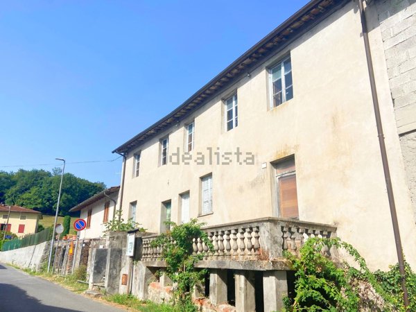 appartamento in vendita a Borgo a Mozzano in zona Valdottavo