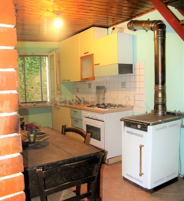 casa indipendente in vendita a Borgo a Mozzano in zona Oneta