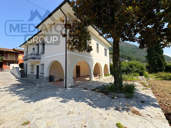 casa indipendente in vendita a Borgo a Mozzano in zona Diecimo