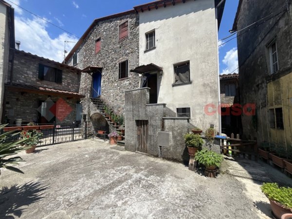 appartamento in vendita a Borgo a Mozzano in zona Gioviano