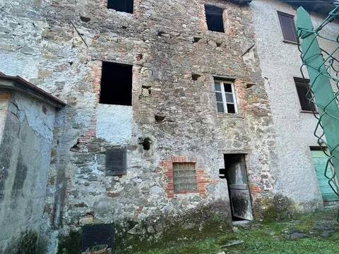 casa indipendente in vendita a Borgo a Mozzano in zona Valdottavo
