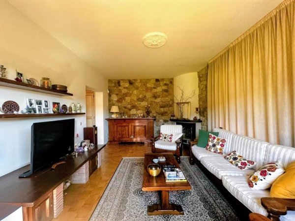 casa indipendente in vendita a Borgo a Mozzano