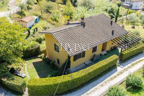 casa indipendente in vendita a Borgo a Mozzano in zona Valdottavo
