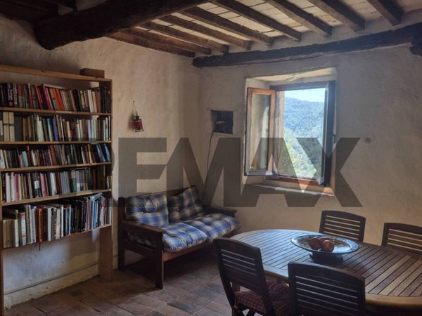 casa indipendente in vendita a Borgo a Mozzano in zona Valdottavo
