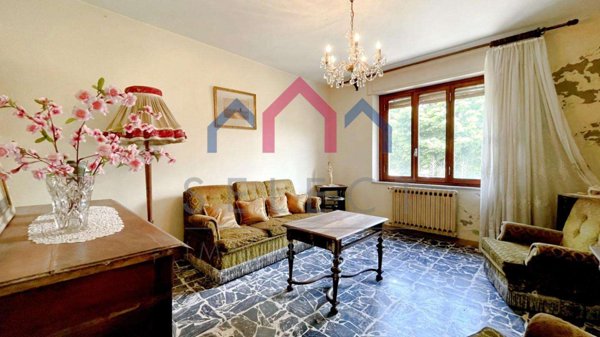 casa indipendente in vendita a Borgo a Mozzano in zona Piano della Rocca