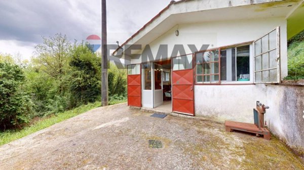 locale di sgombero in vendita a Borgo a Mozzano