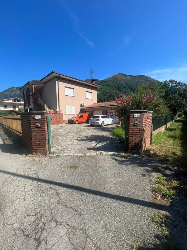 appartamento in vendita a Borgo a Mozzano in zona Diecimo
