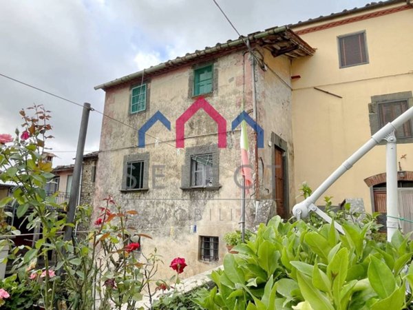 casa indipendente in vendita a Borgo a Mozzano in zona Cune