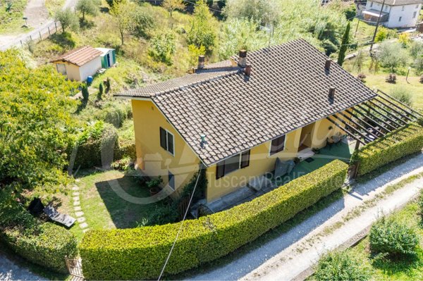 casa indipendente in vendita a Borgo a Mozzano in zona Valdottavo