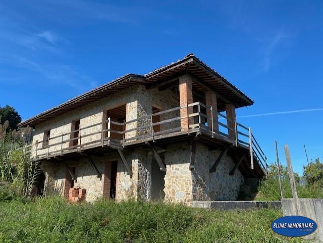 casa indipendente in vendita a Camaiore in zona Pedona