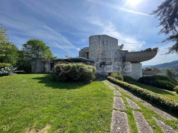 casa indipendente in vendita a Camaiore