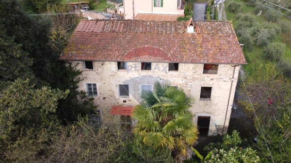 casa indipendente in vendita a Camaiore in zona Orbicciano