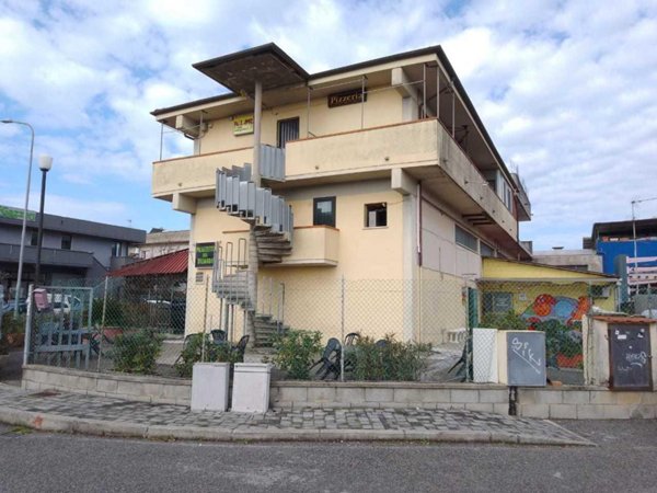 locale commerciale in vendita a Camaiore