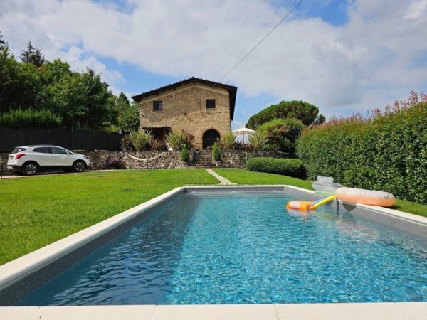 casa indipendente in vendita a Camaiore