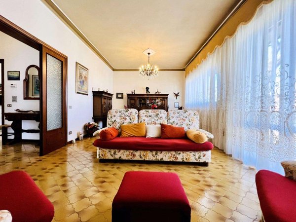 casa indipendente in vendita a Camaiore in zona Lido di Camaiore