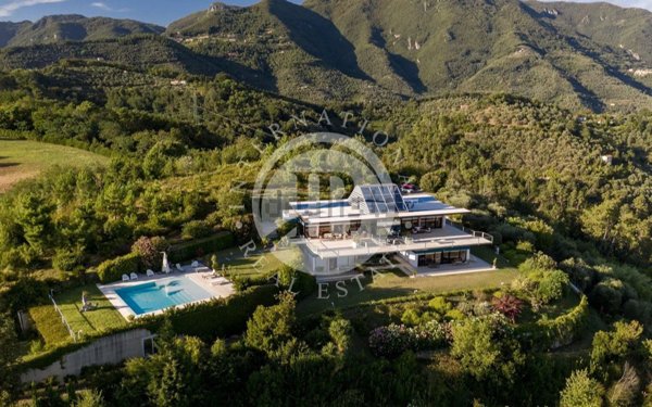casa indipendente in vendita a Camaiore