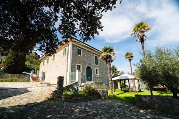 casa indipendente in vendita a Camaiore in zona Gombitelli