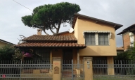 casa indipendente in vendita a Camaiore in zona Lido di Camaiore