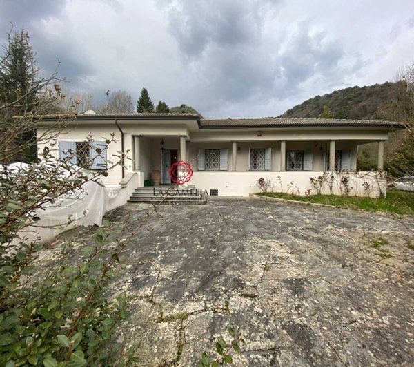 casa indipendente in vendita a Camaiore in zona Valpromaro