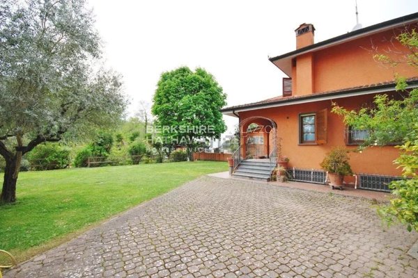 casa indipendente in vendita a Camaiore