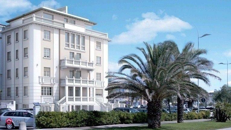 appartamento in vendita a Camaiore in zona Lido di Camaiore