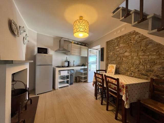 casa indipendente in vendita a Camaiore in zona Gombitelli