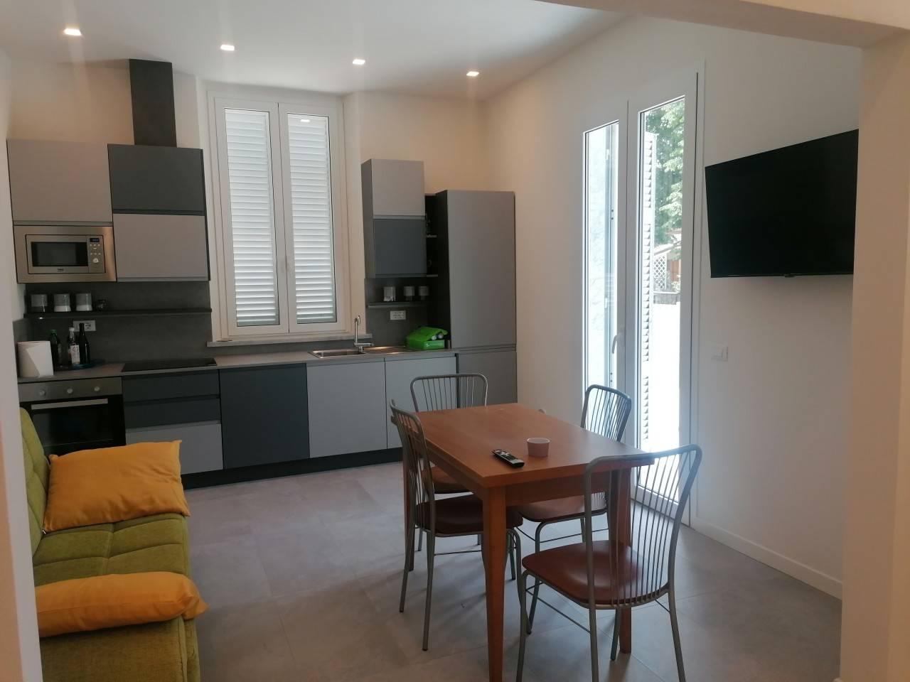 casa indipendente in vendita a Camaiore