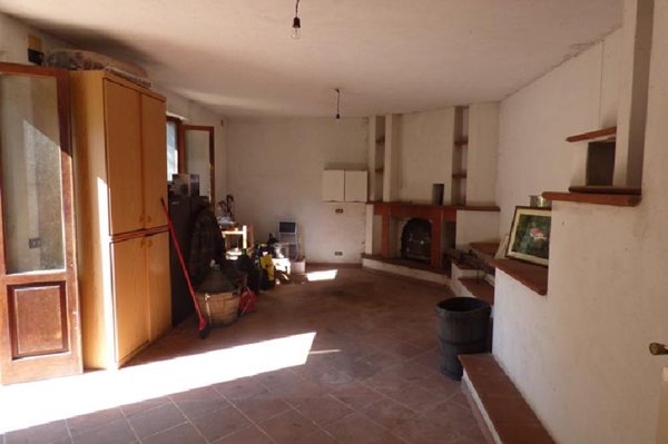 casa indipendente in vendita a Camaiore in zona Torcigliano